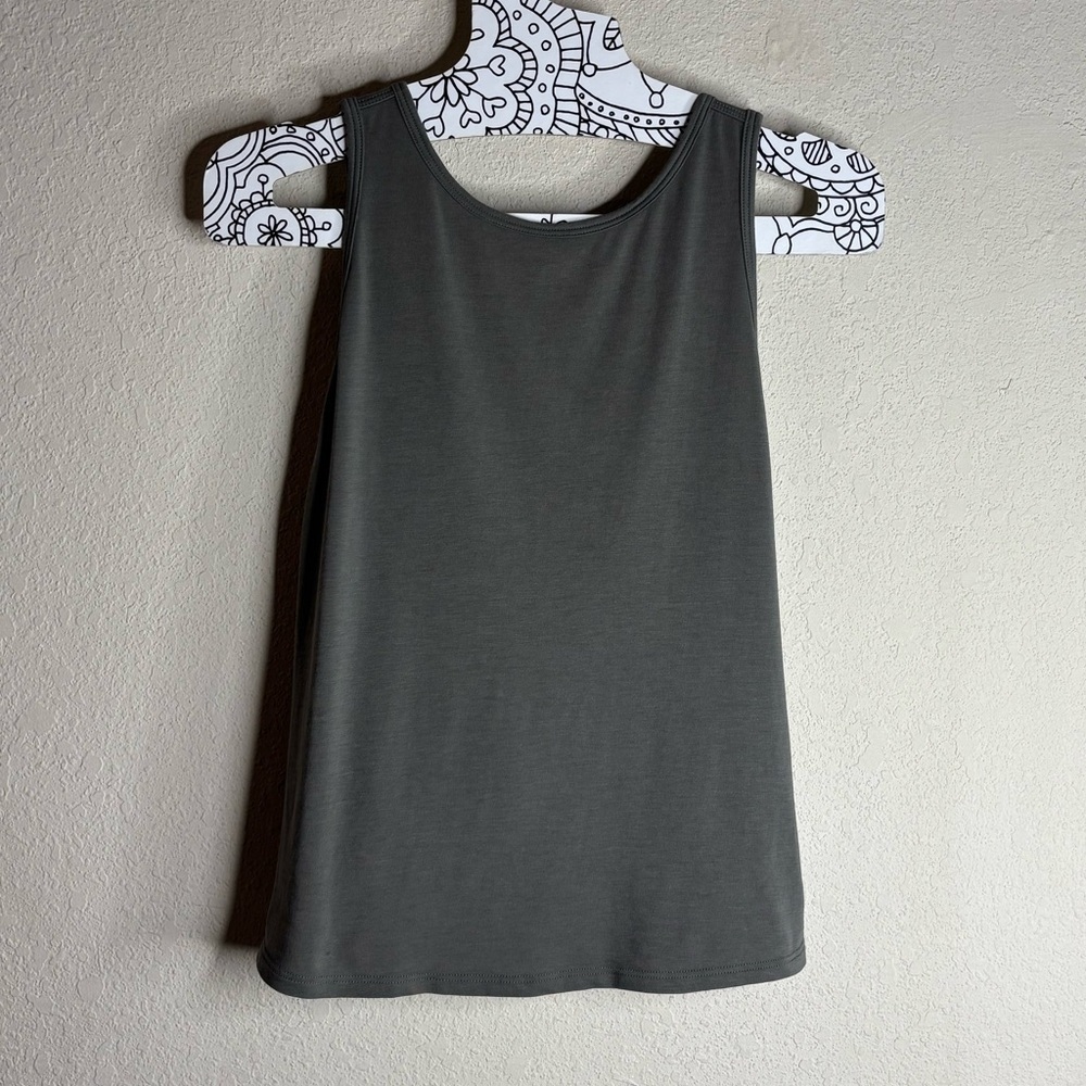 Lululemon Twist It Tank Grey Sage size 8 - Picture 2 of 4